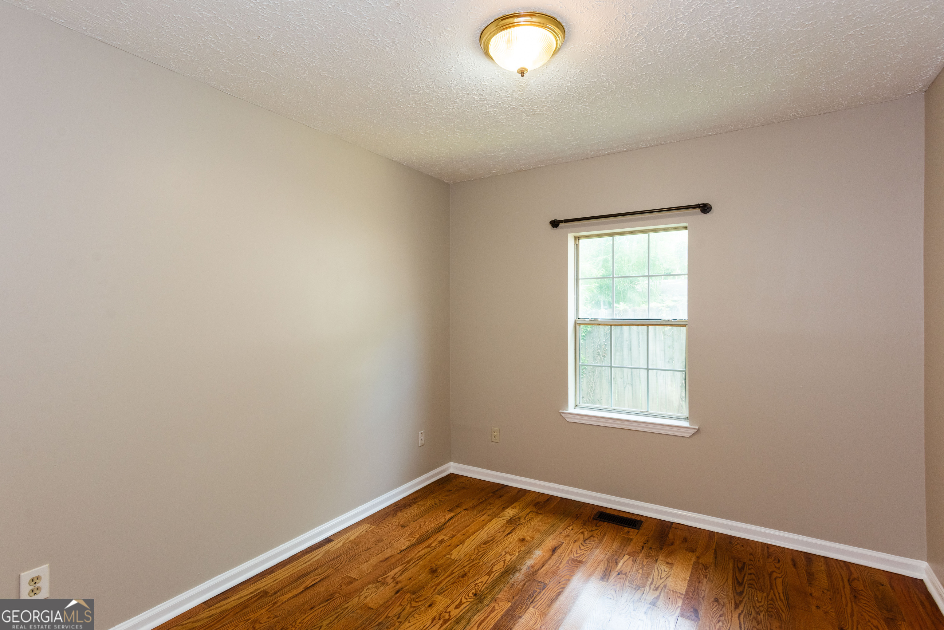 3172 Humphries Drive SE REAR