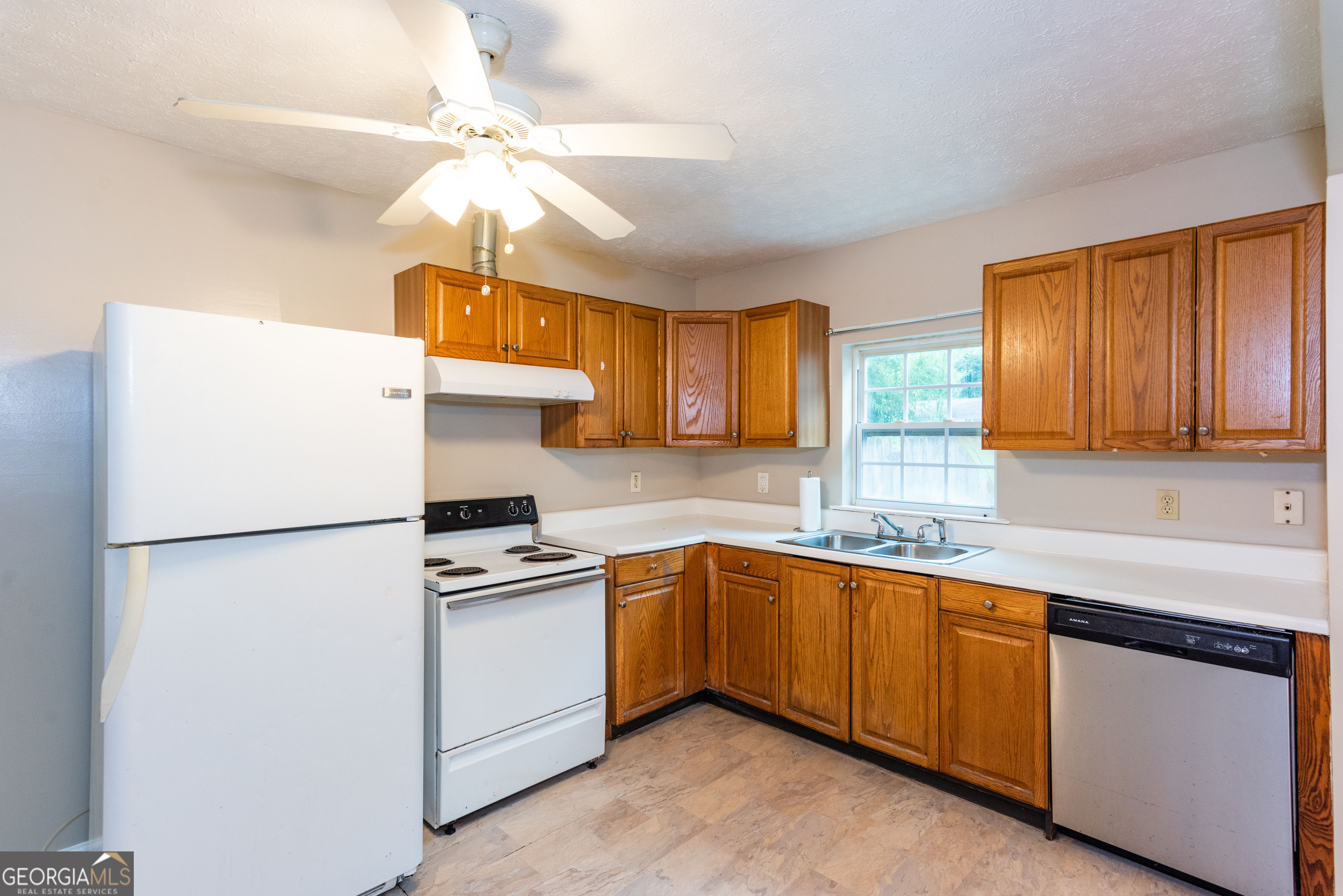 3172 Humphries Drive SE REAR