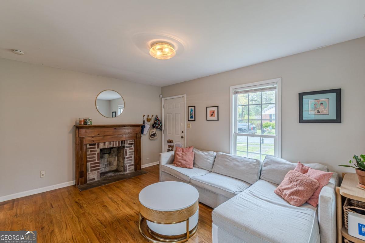 1324 E Forrest Avenue