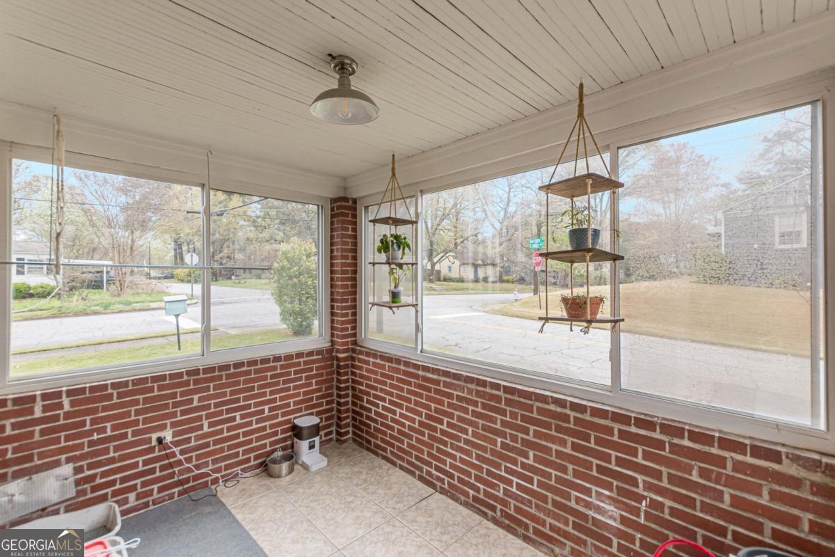 1324 E Forrest Avenue