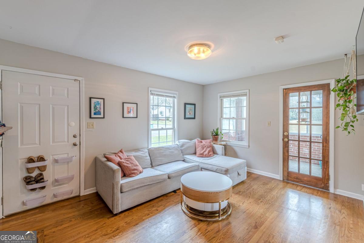 1324 E Forrest Avenue