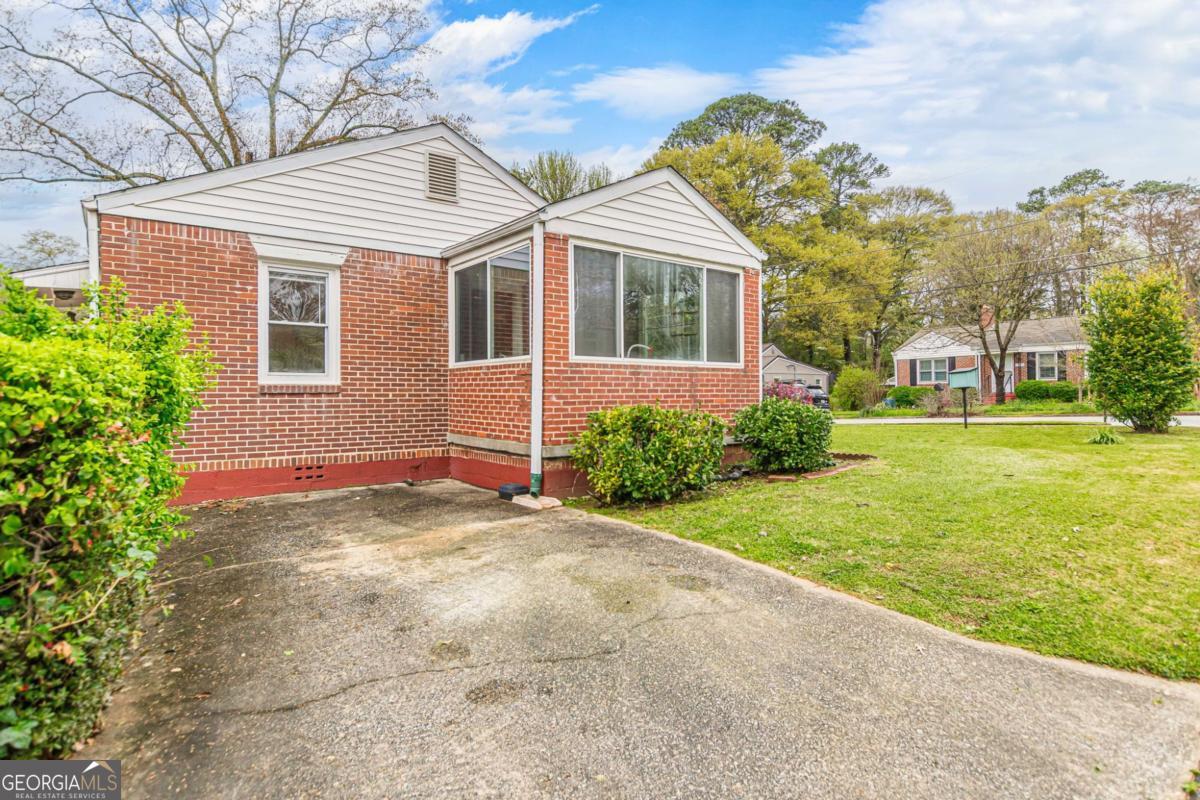 1324 E Forrest Avenue