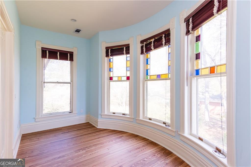 3593 Hemphill Street