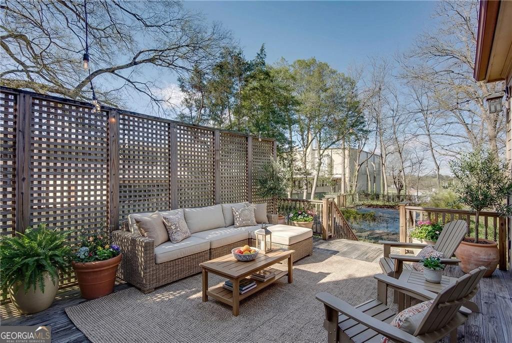 3593 Hemphill Street