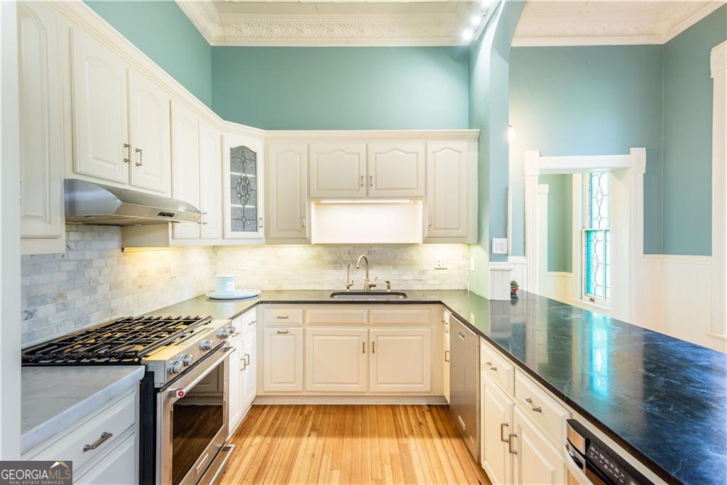 3593 Hemphill Street