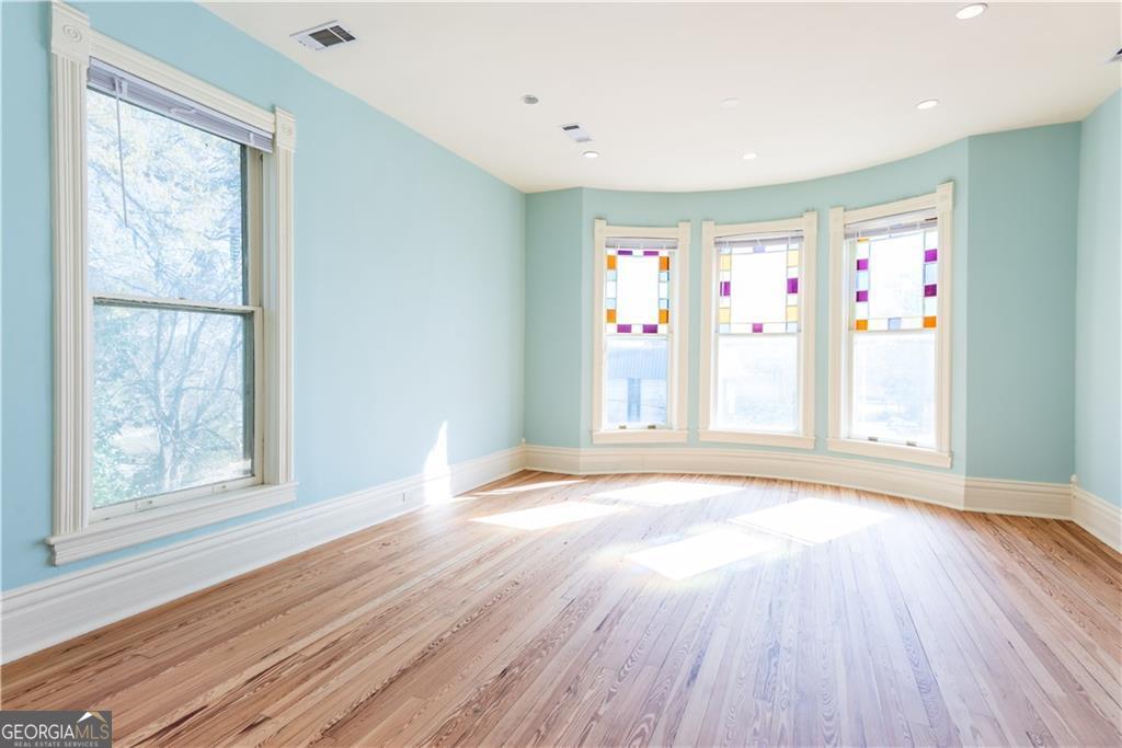 3593 Hemphill Street