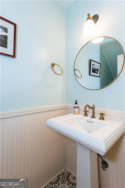 3593 Hemphill Street