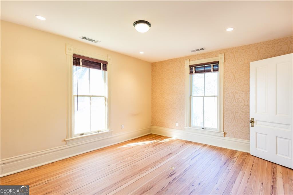 3593 Hemphill Street