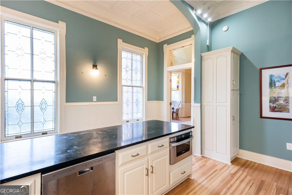 3593 Hemphill Street