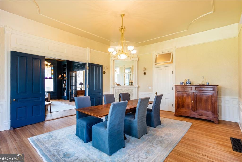 3593 Hemphill Street