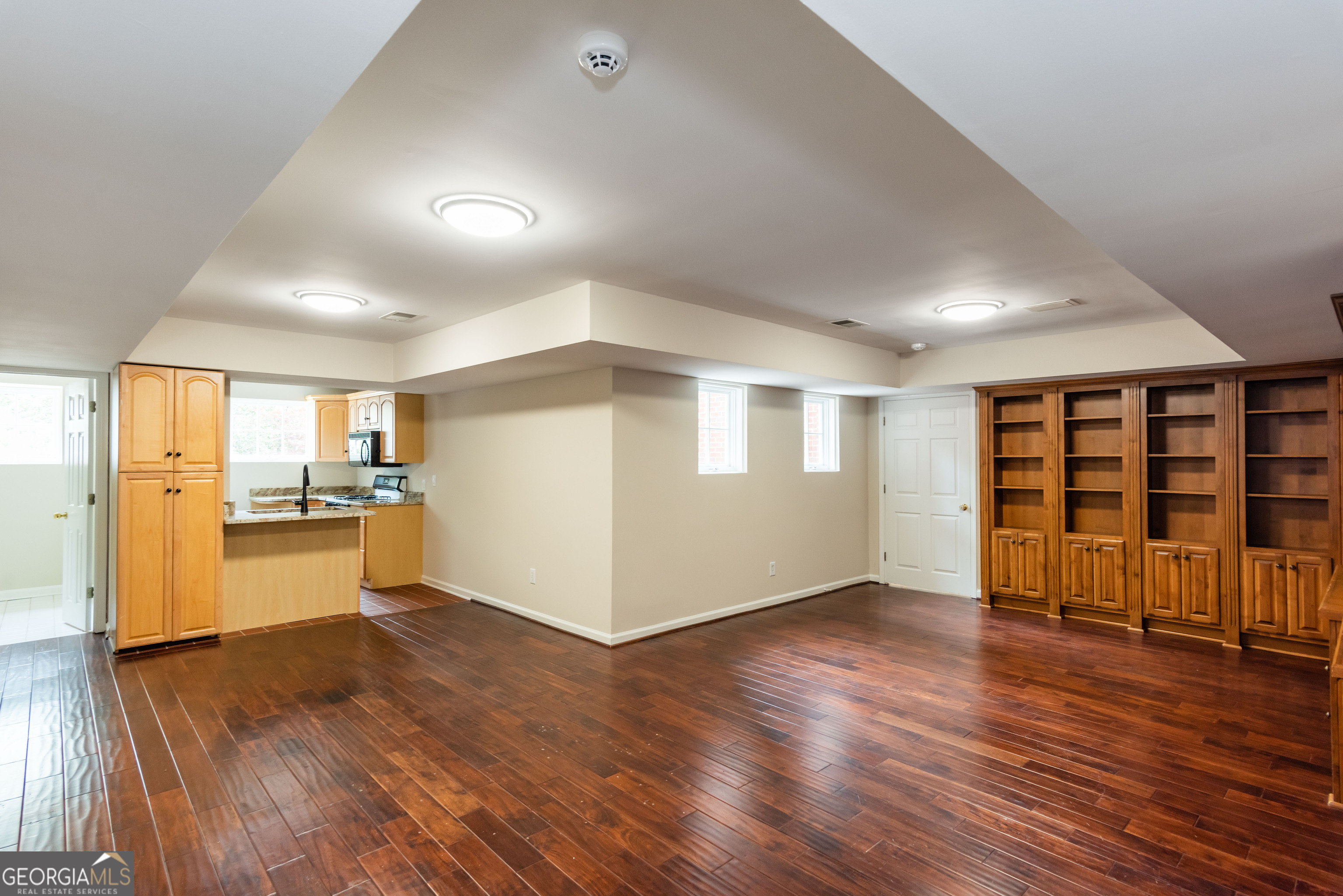 813 Springdale Road NE