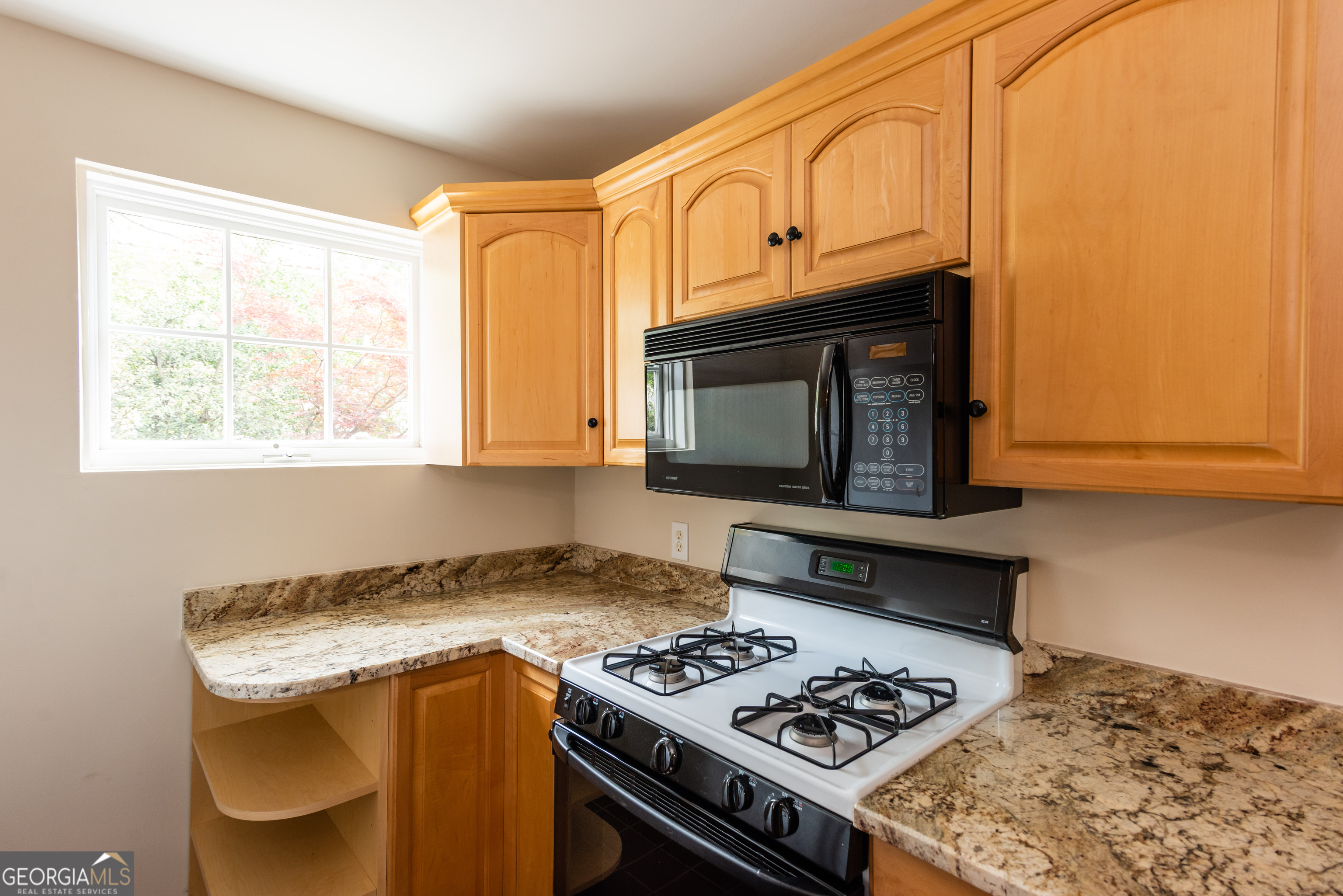 813 Springdale Road NE