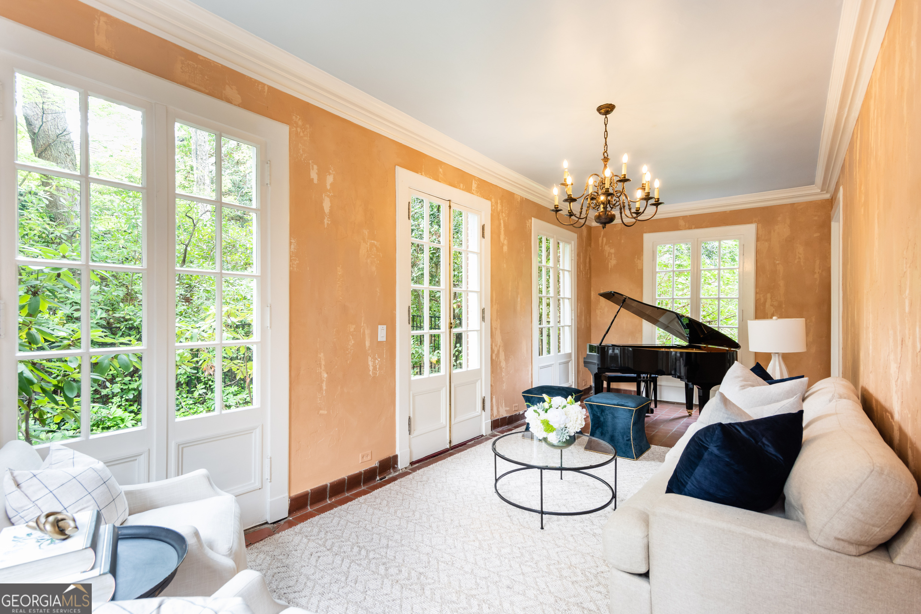 813 Springdale Road NE