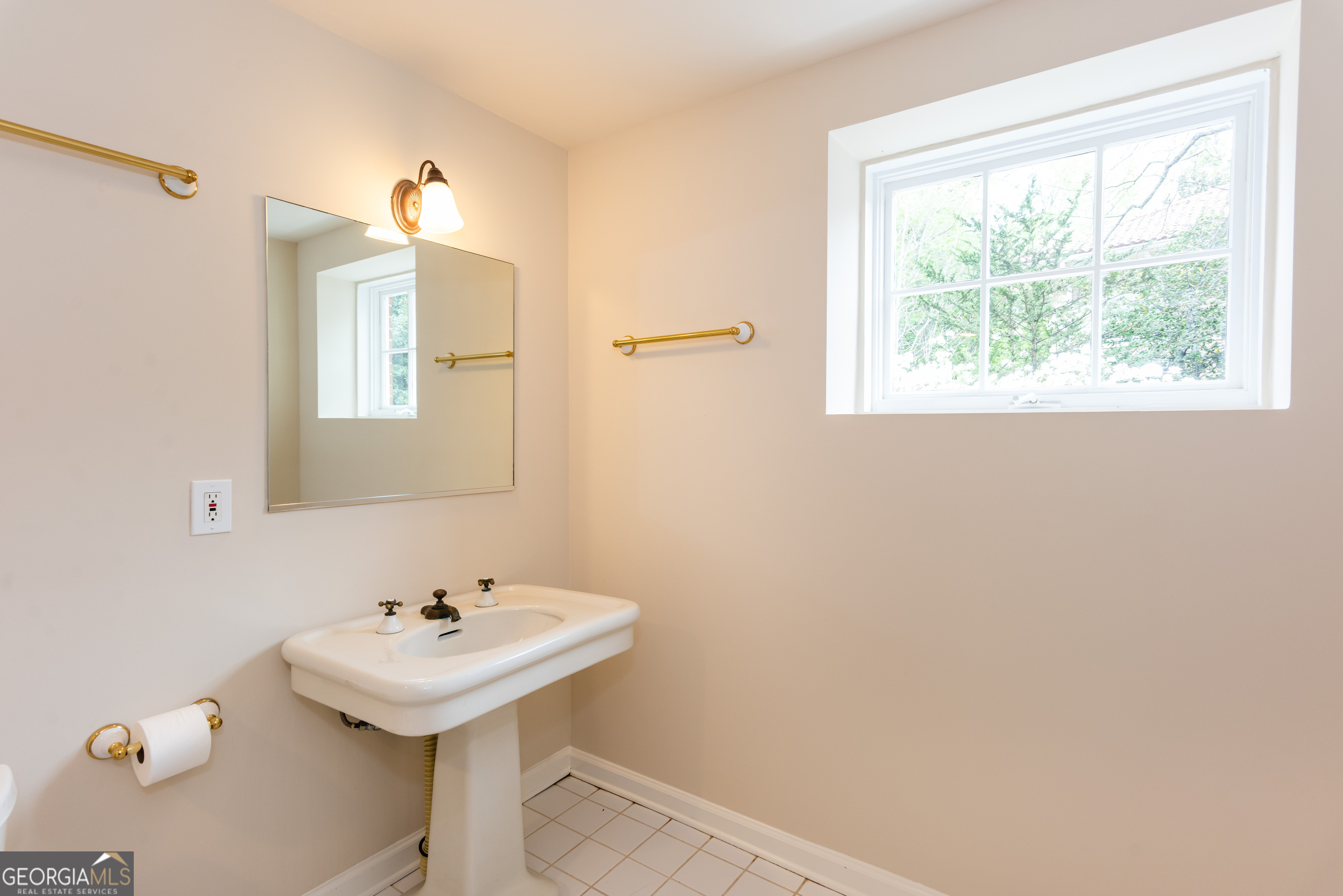 813 Springdale Road NE