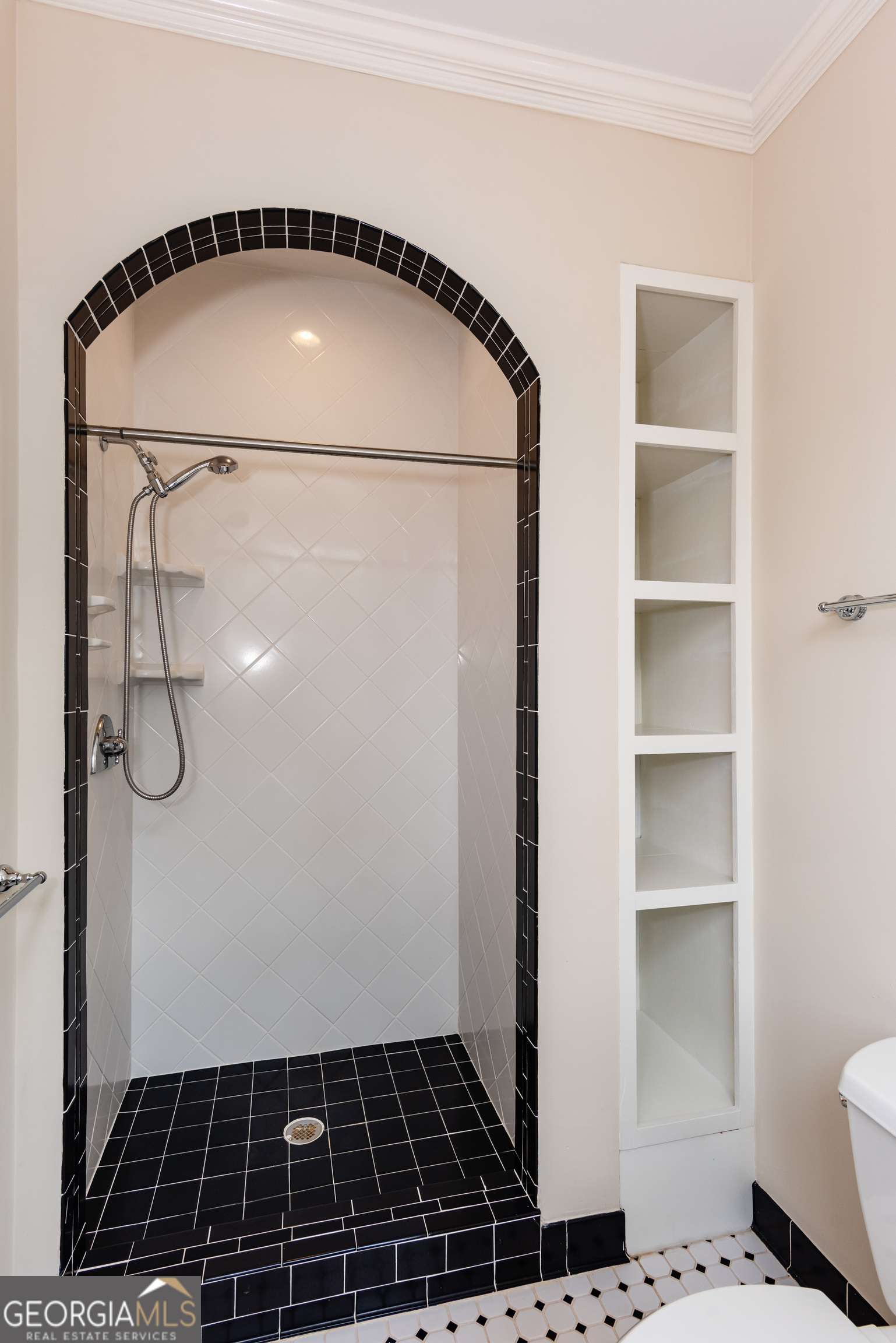 813 Springdale Road NE