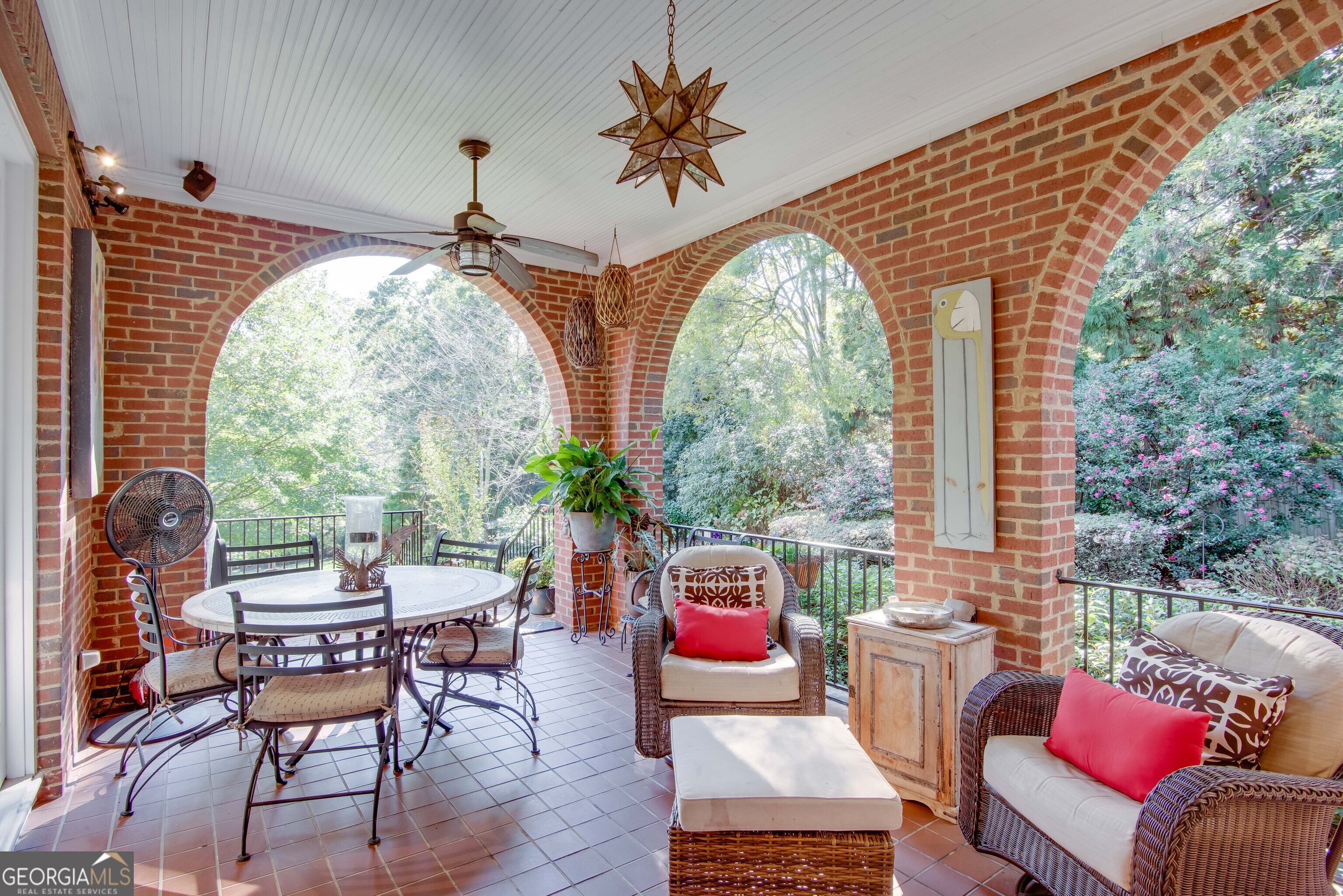 813 Springdale Road NE