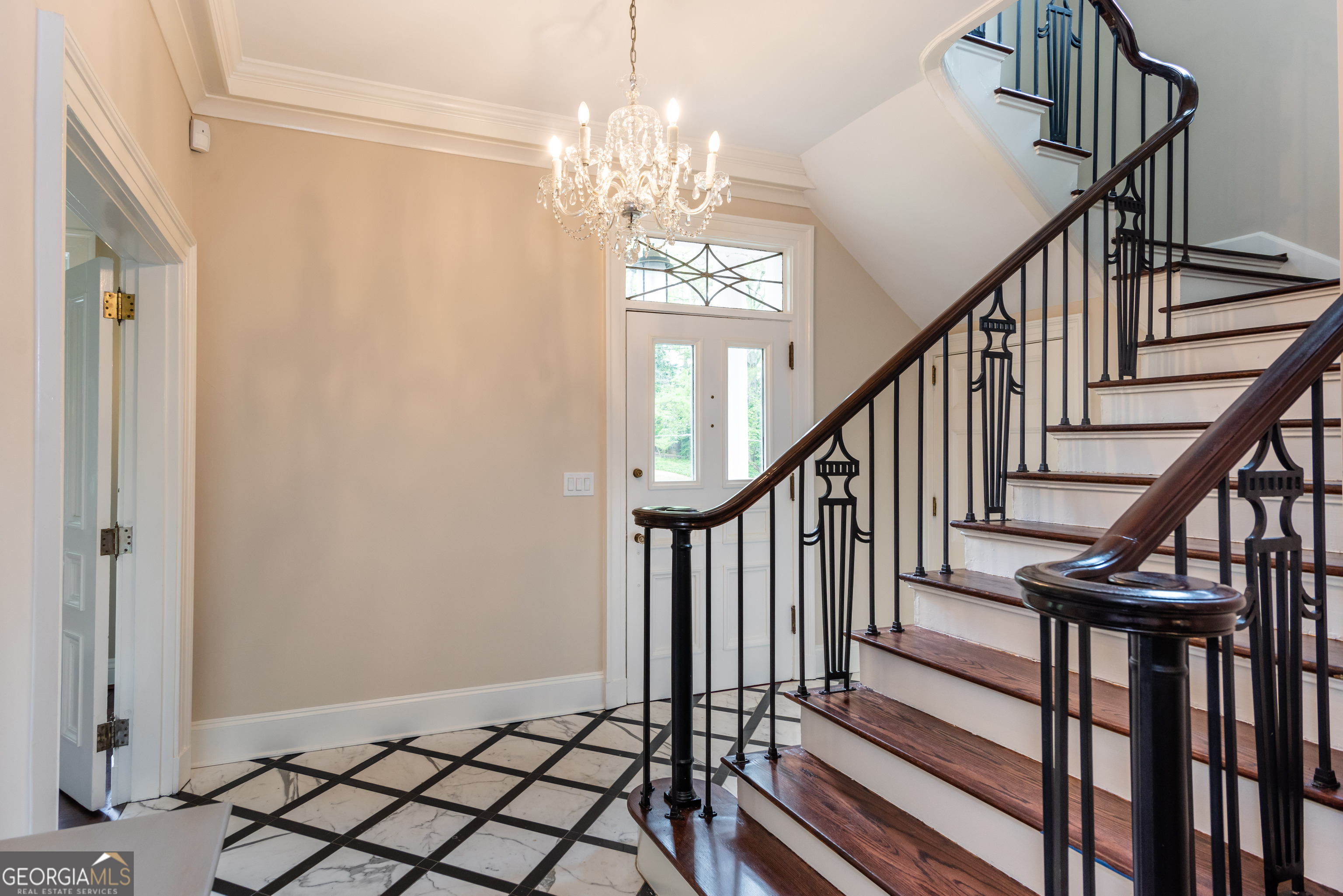 813 Springdale Road NE