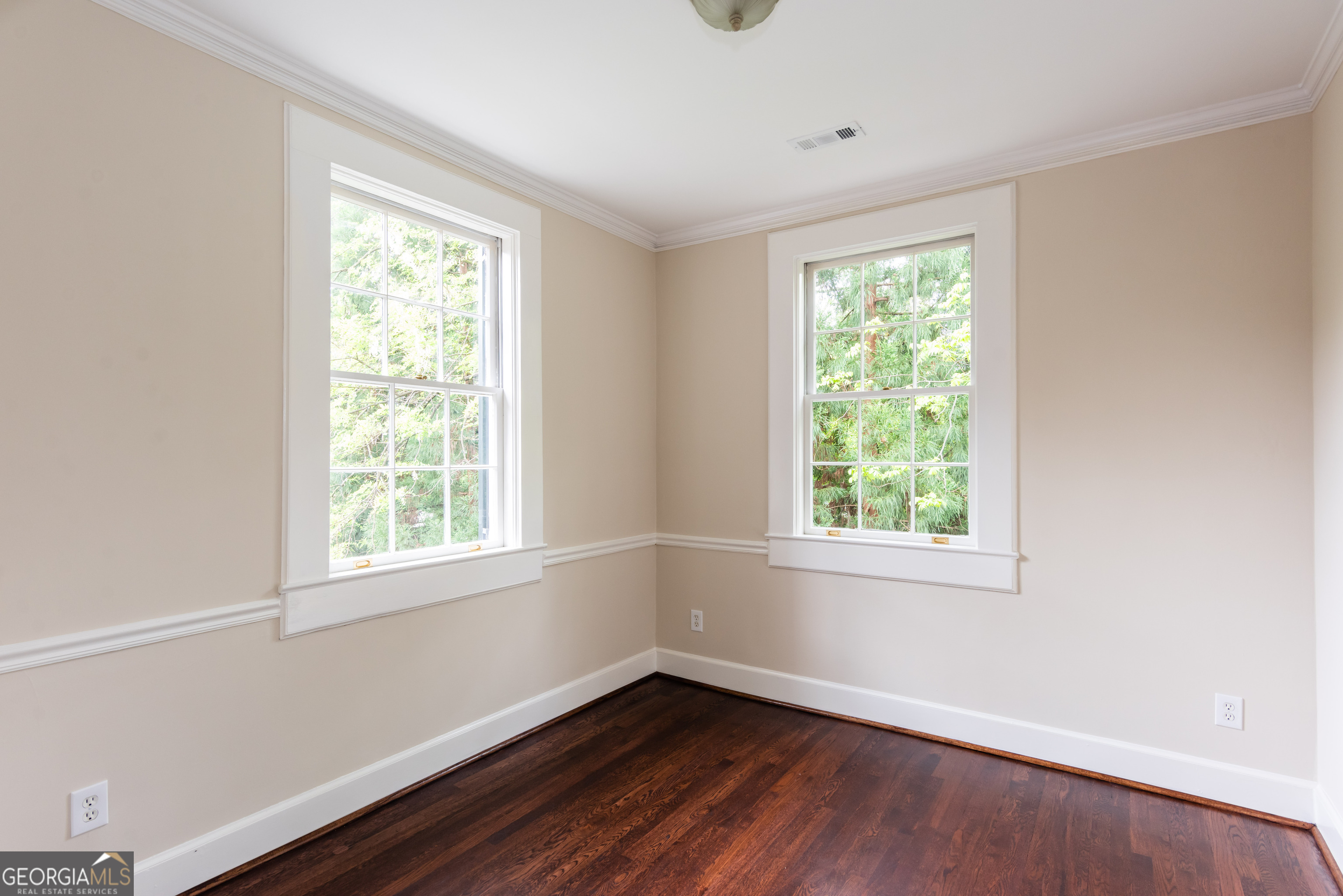 813 Springdale Road NE