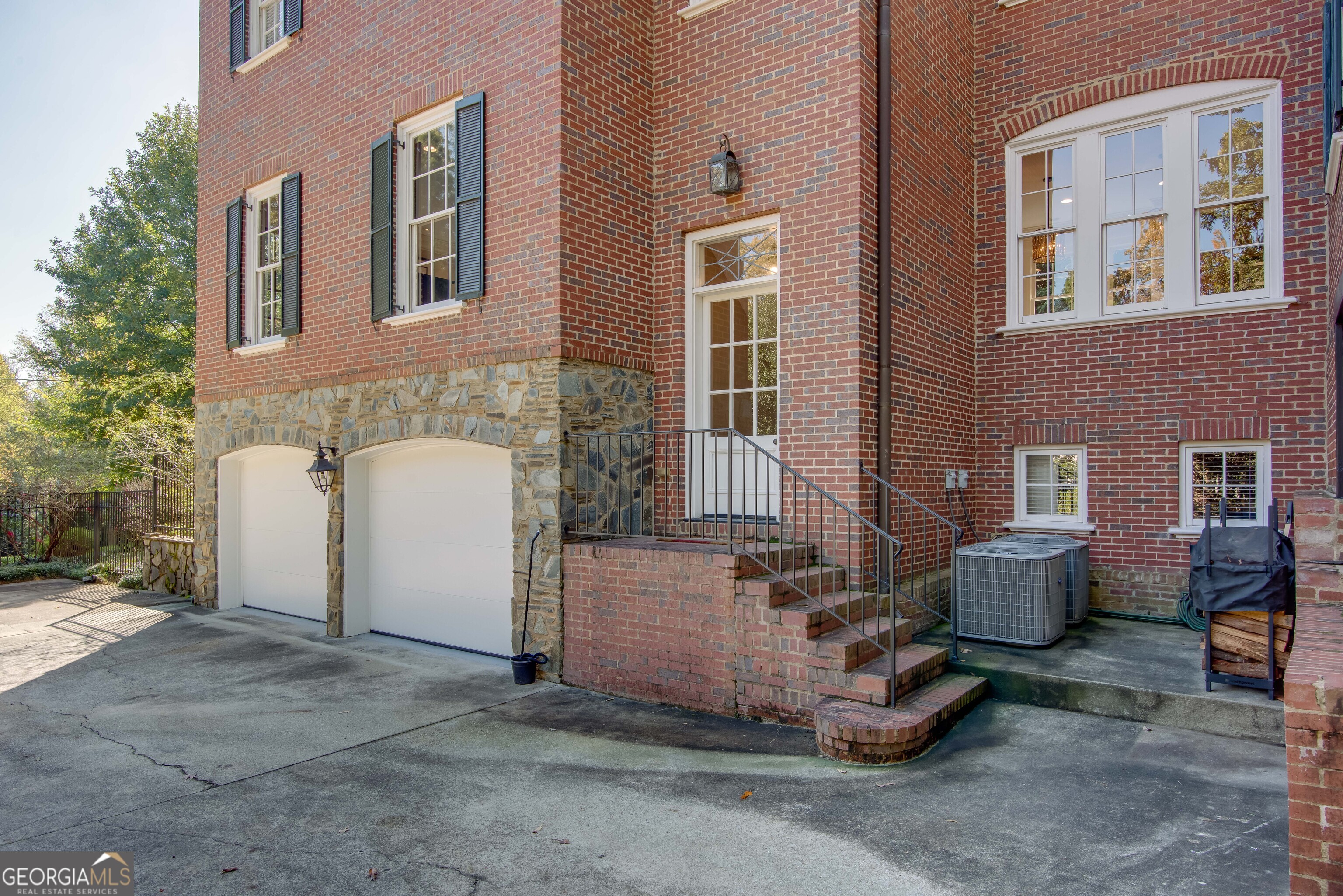 813 Springdale Road NE