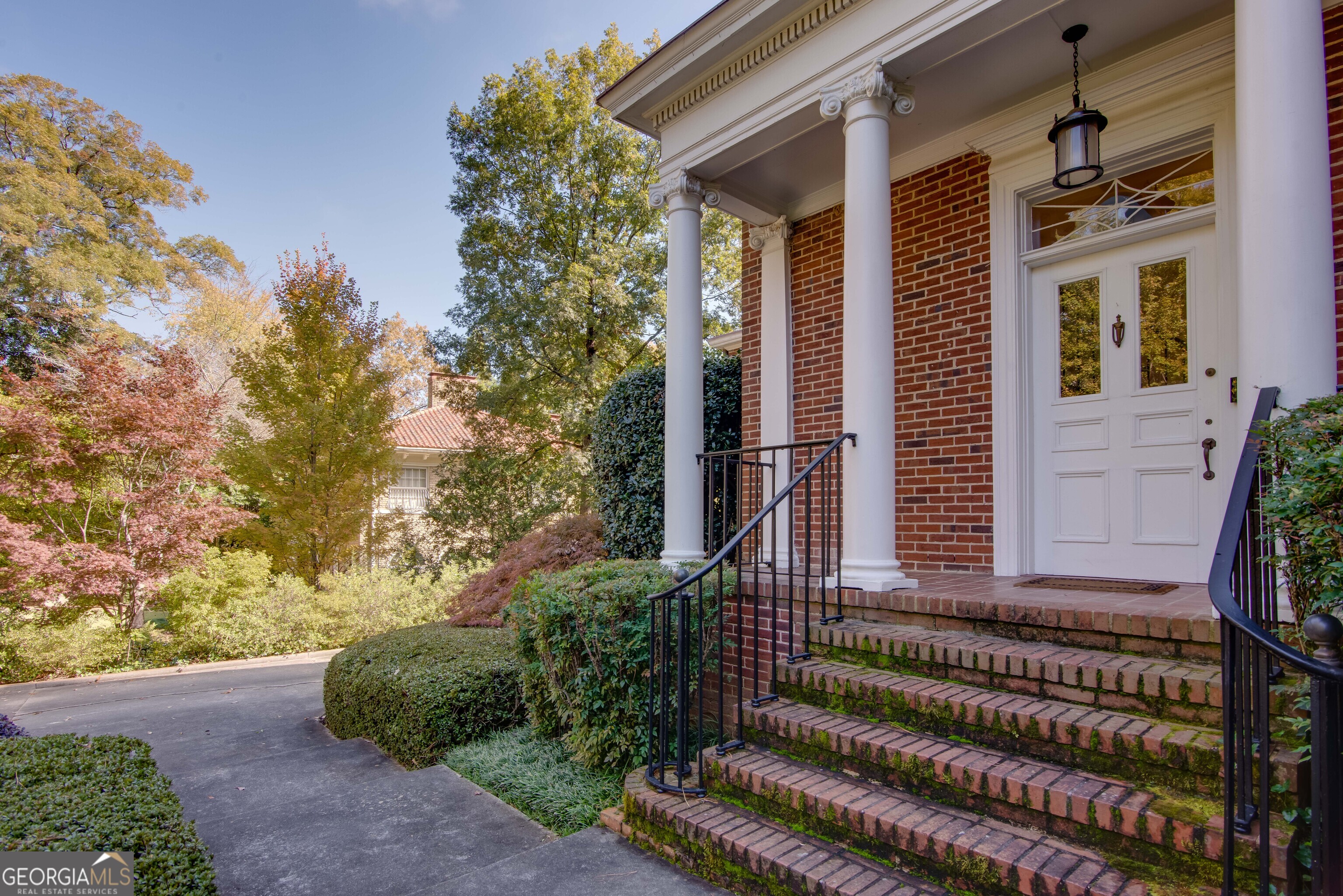 813 Springdale Road NE