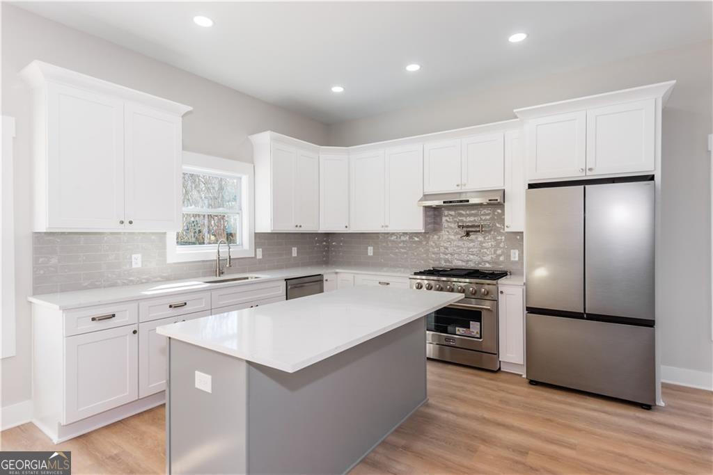 3286 Bachelor Street