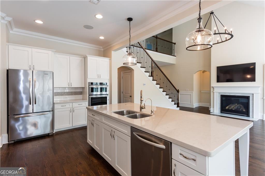 3005 Evelyn Lane
