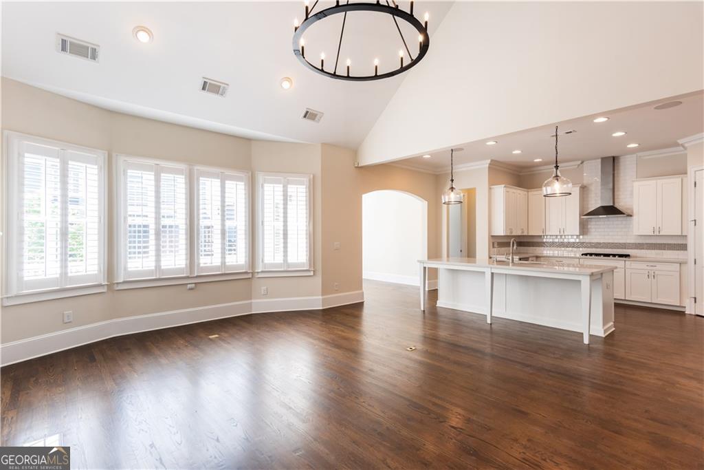 3005 Evelyn Lane