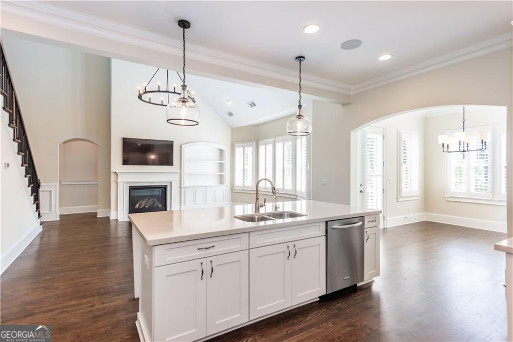 3005 Evelyn Lane