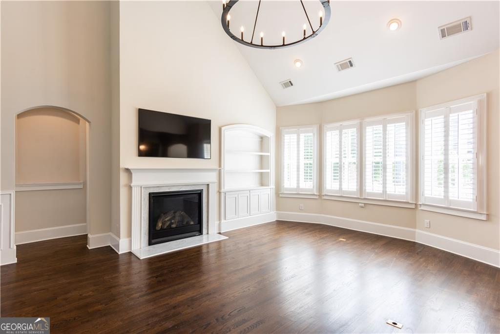 3005 Evelyn Lane