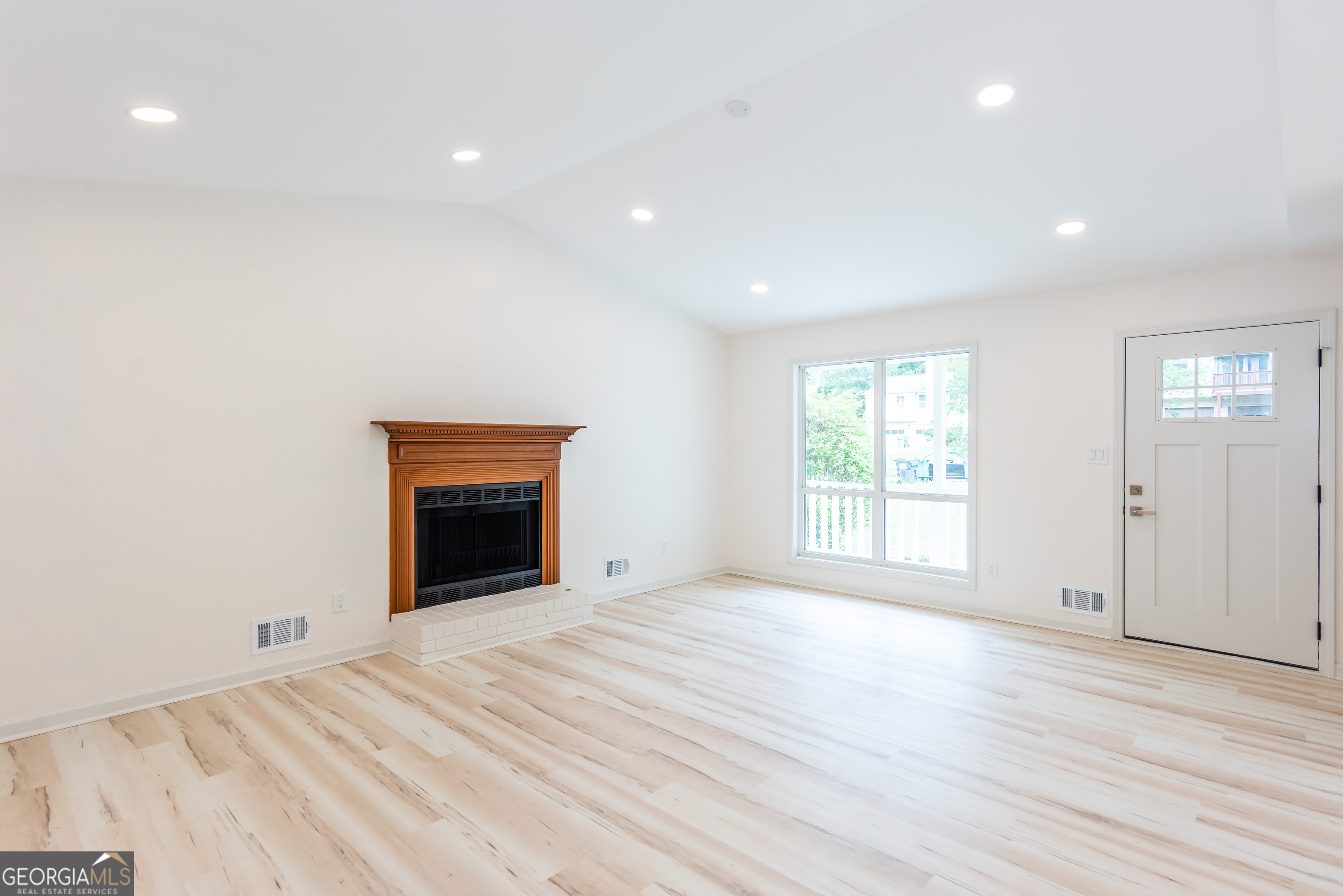 3960 Rocmar Drive