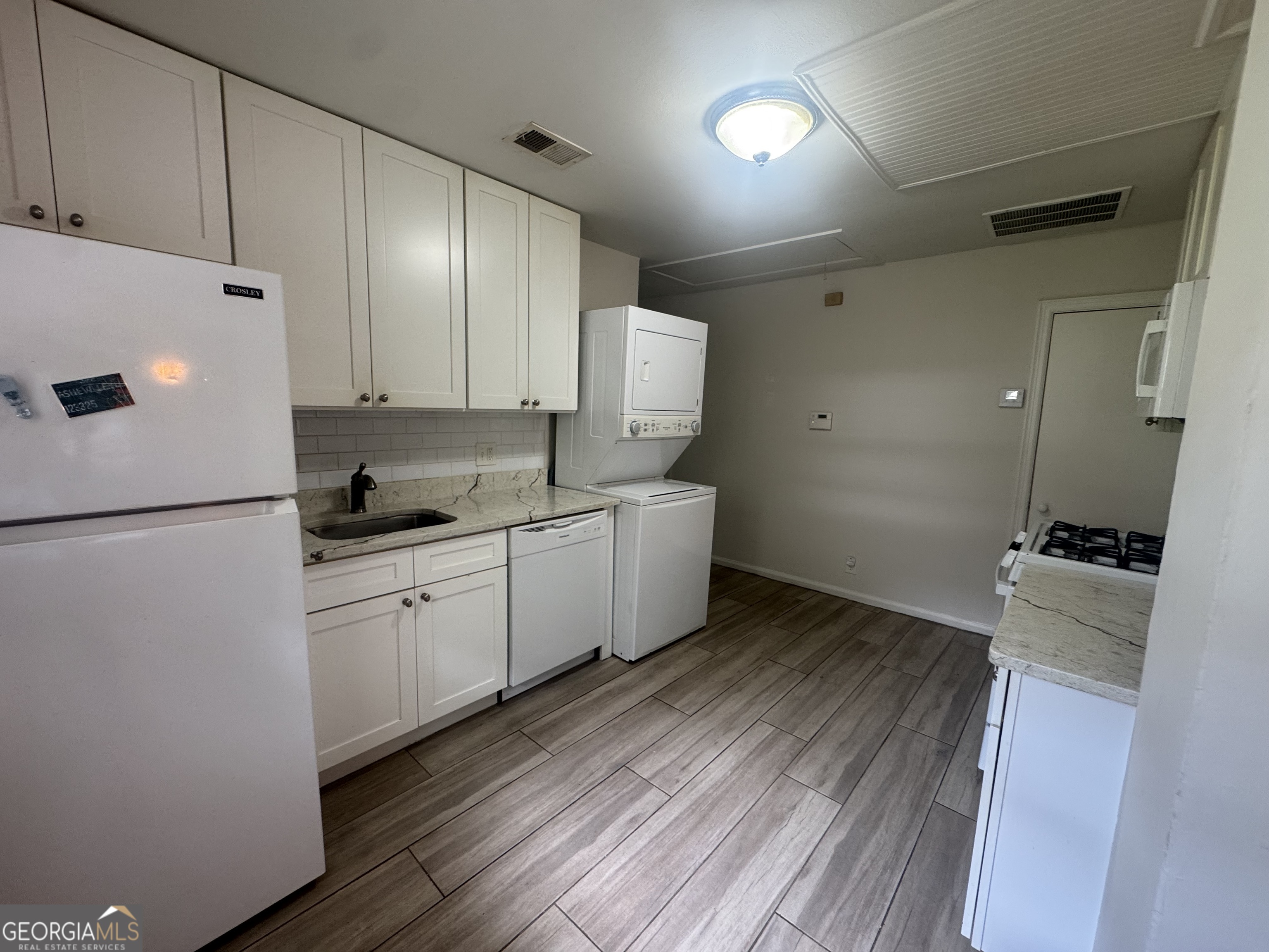 2178 Rugby Avenue Unit: A (UPSTAIRS)