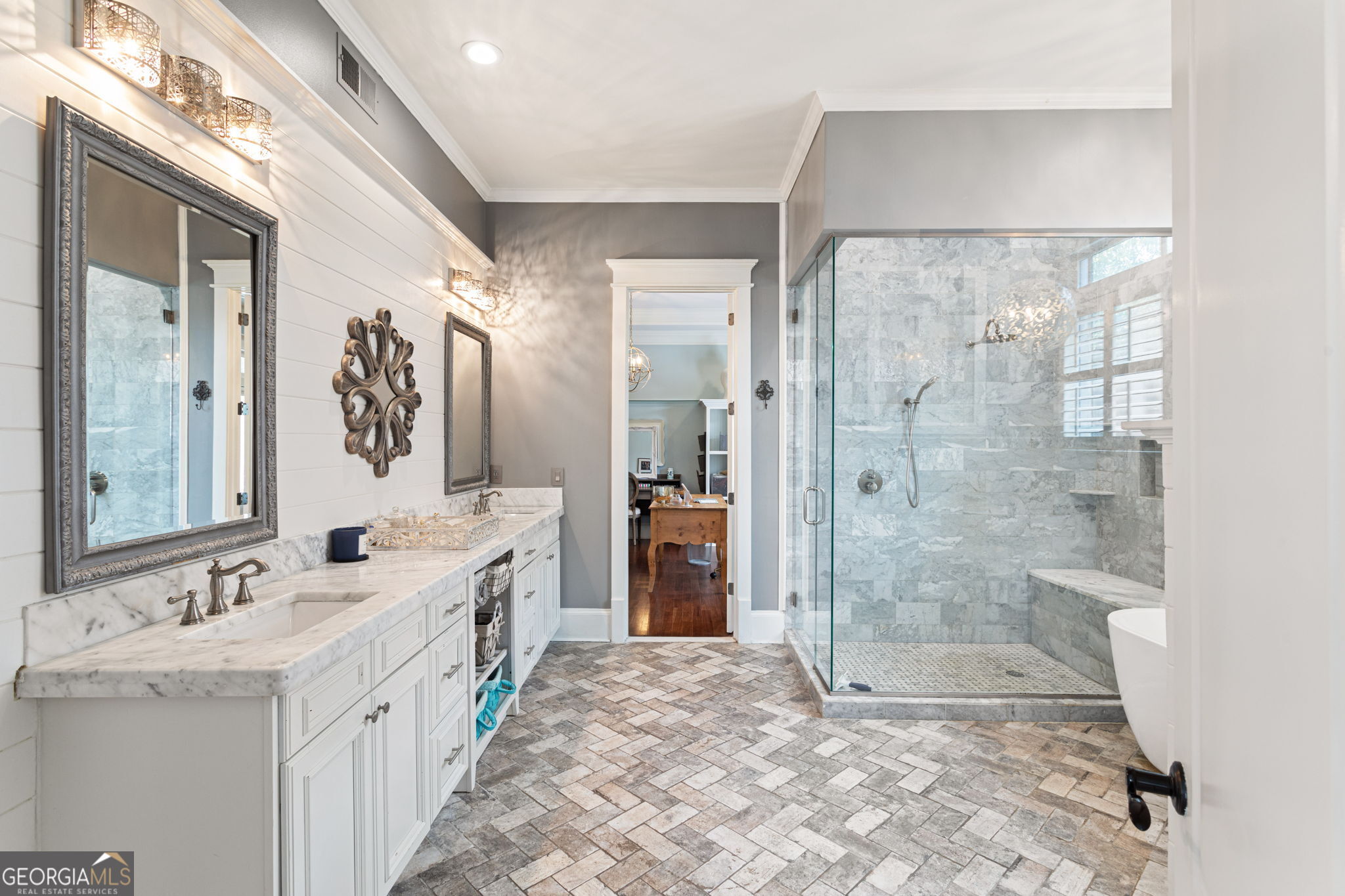 2019 Cambridge Avenue