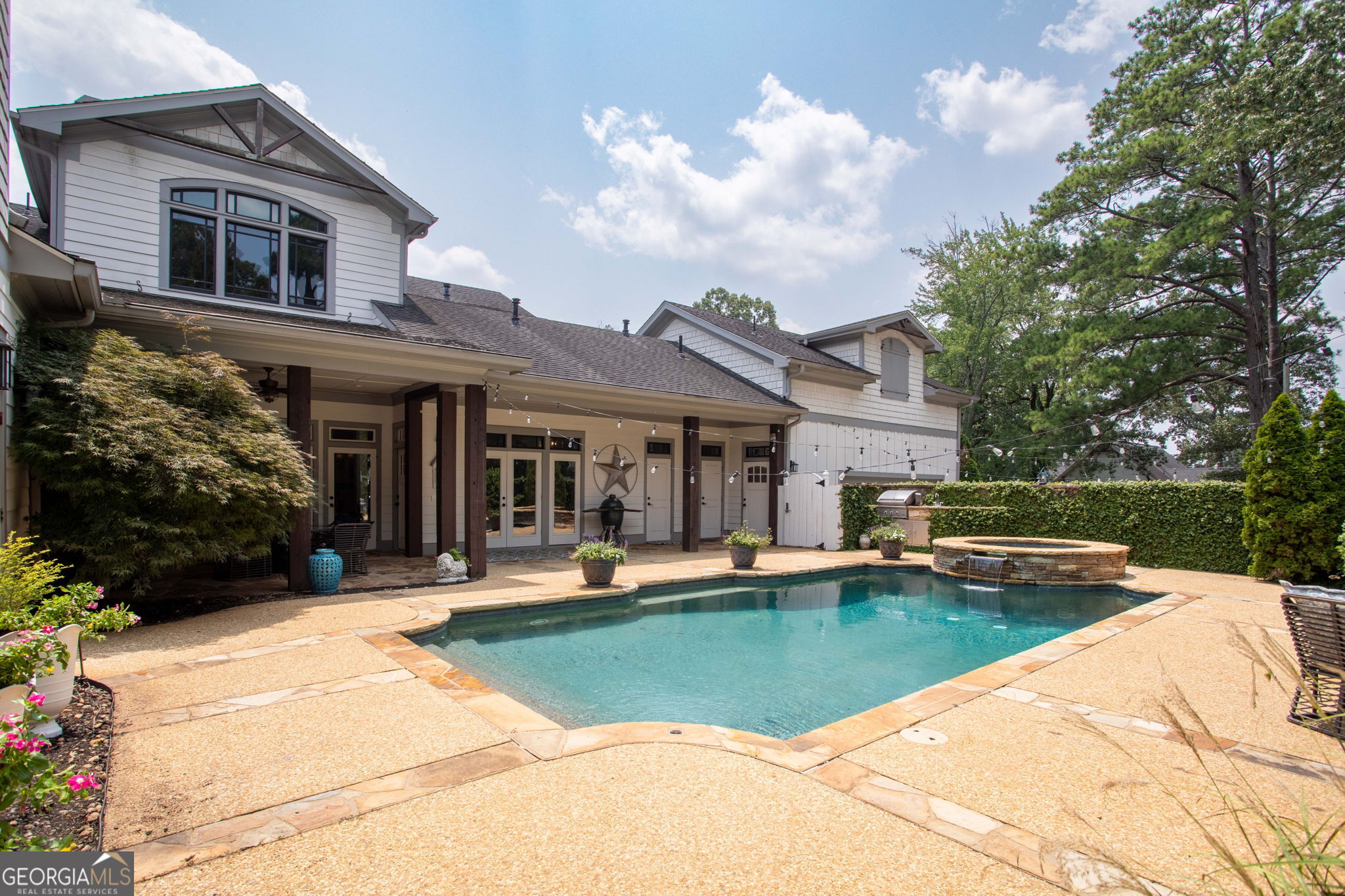 2019 Cambridge Avenue