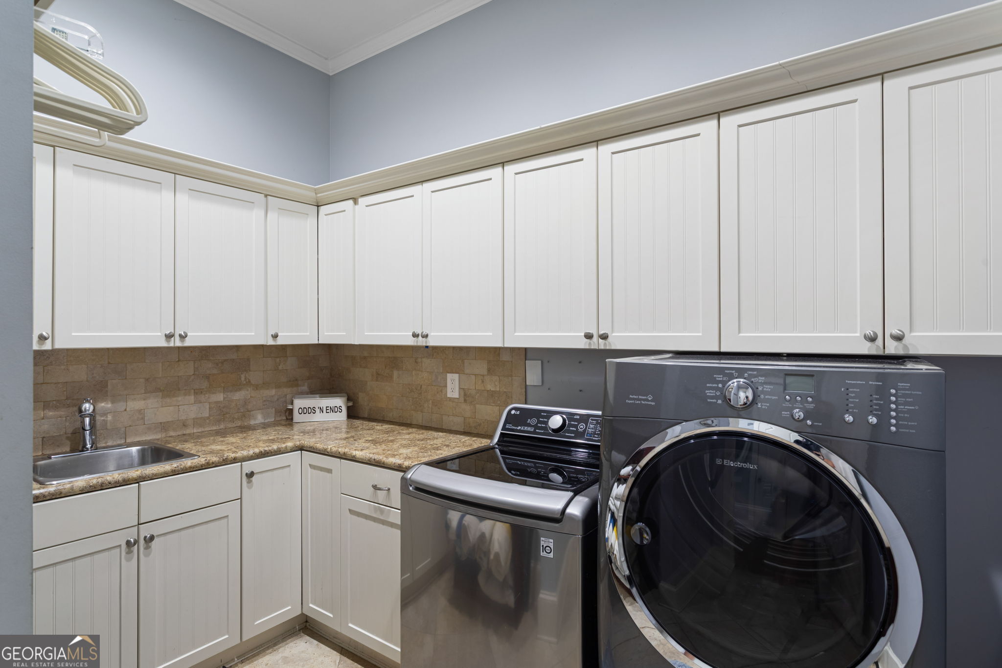 2019 Cambridge Avenue