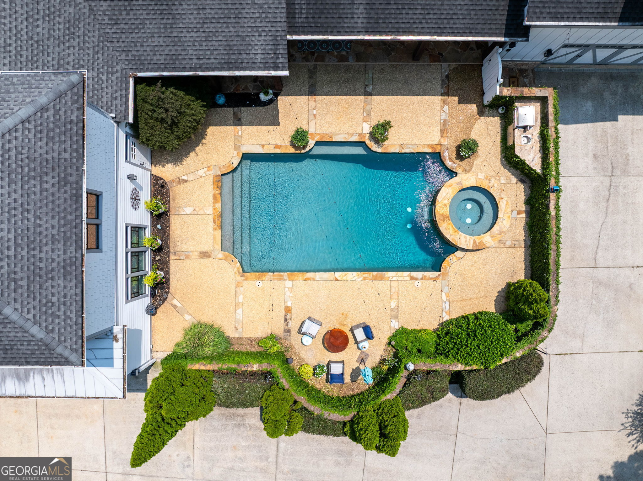 2019 Cambridge Avenue