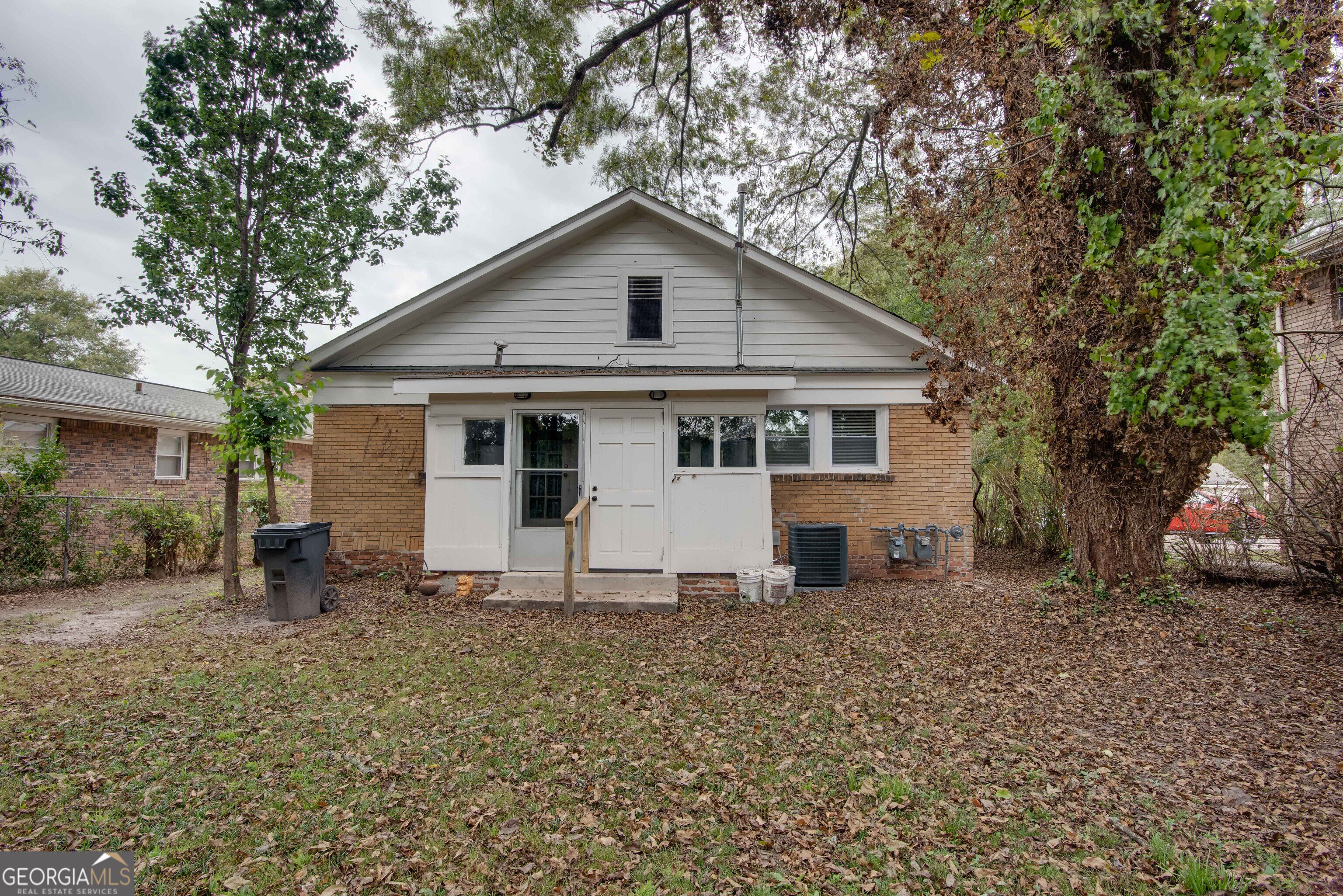 2870 Cheney Street SIDE Unit: LEFT SIDE