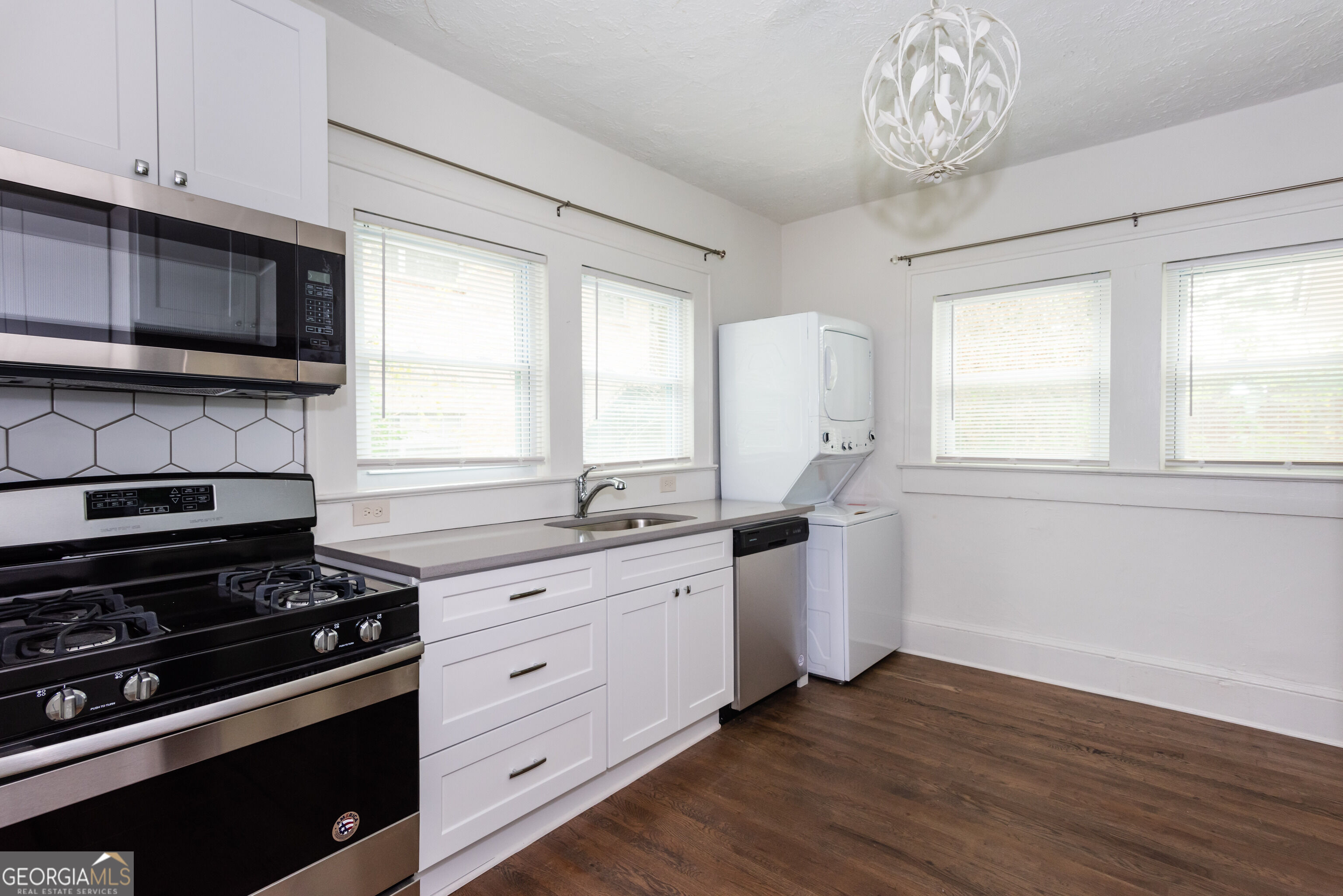 2870 Cheney Street SIDE Unit: LEFT SIDE