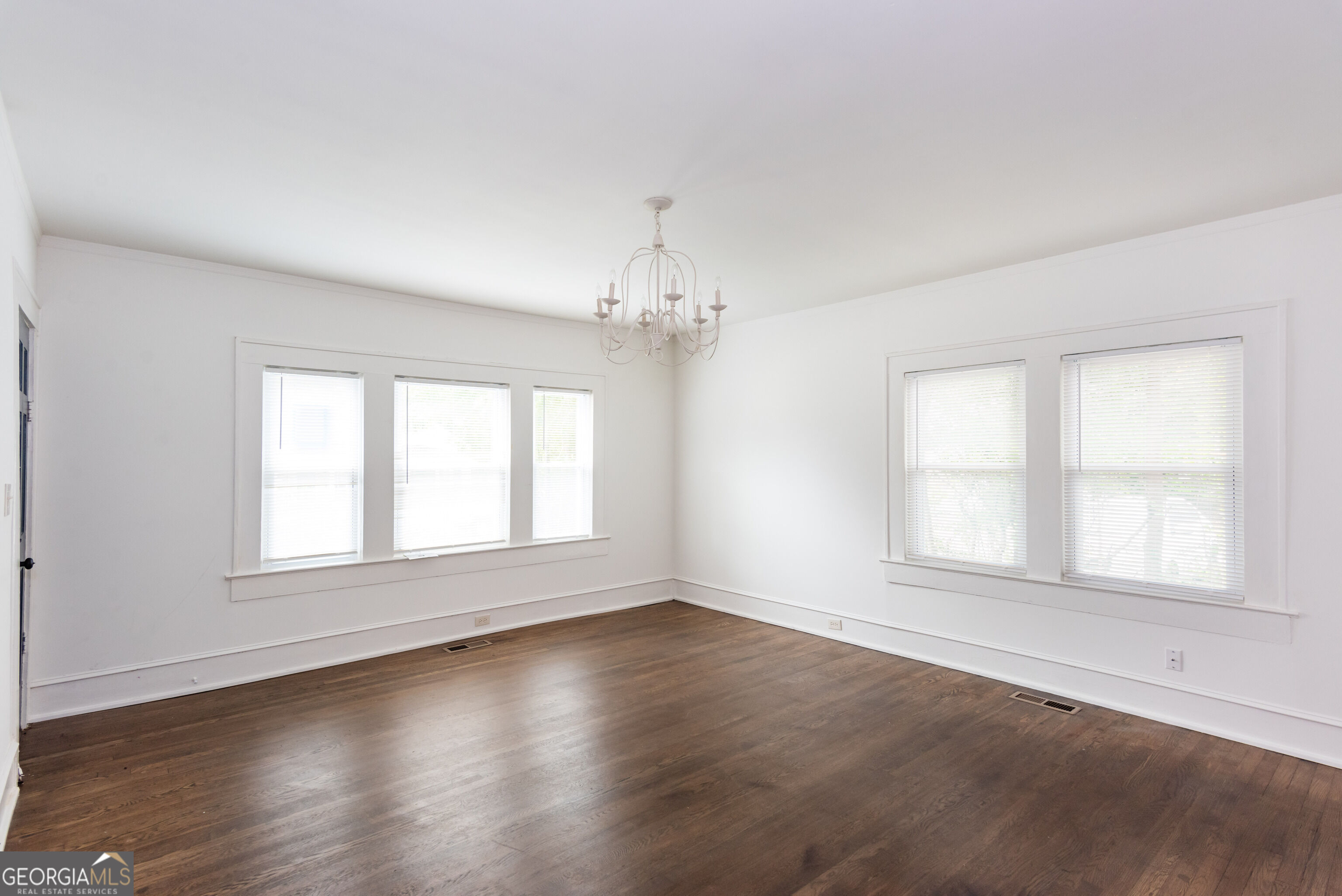 2870 Cheney Street SIDE Unit: LEFT SIDE