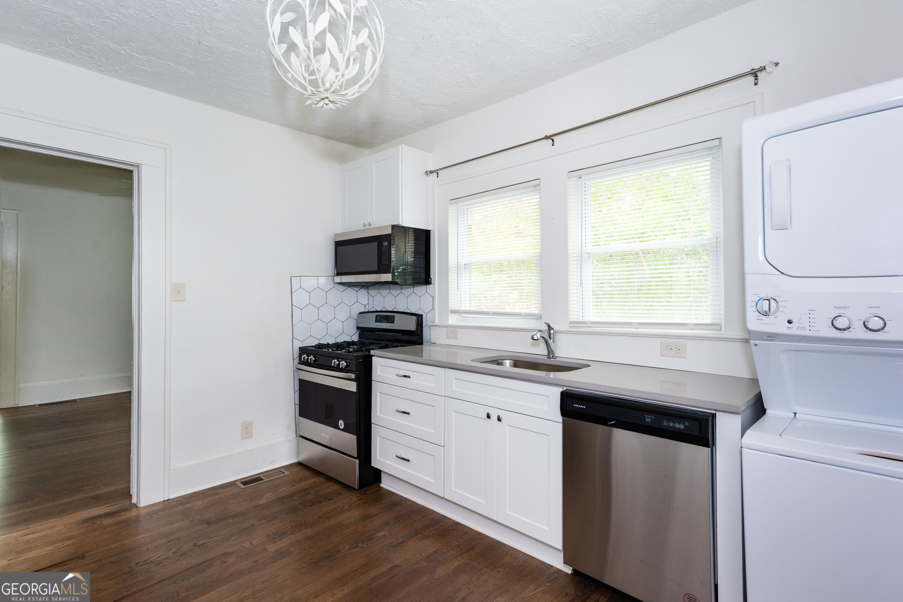 2870 Cheney Street SIDE Unit: LEFT SIDE