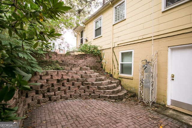 3323 Victoria Street