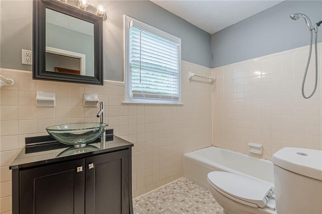 3311 Lavista Drive