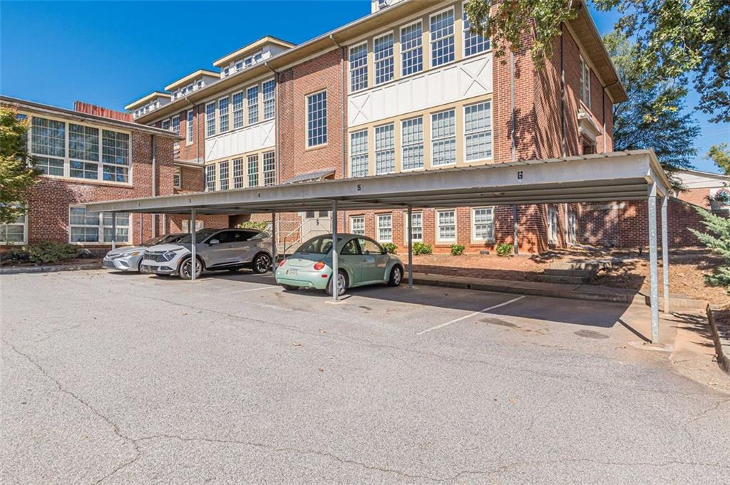 600 COLLEGE Street Unit 101