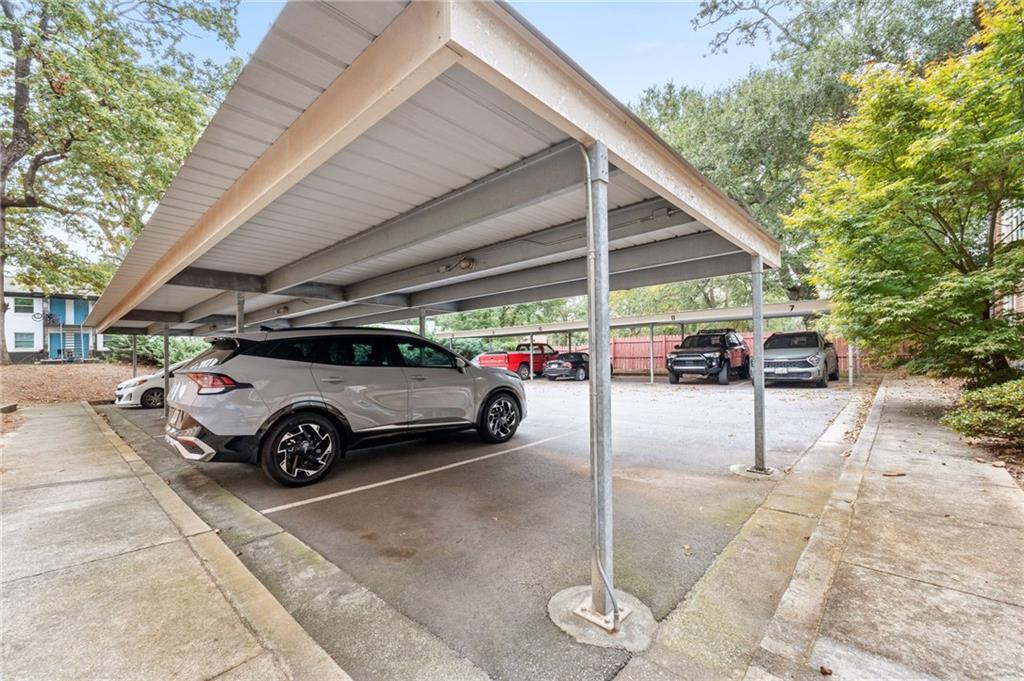 600 COLLEGE Street Unit 101