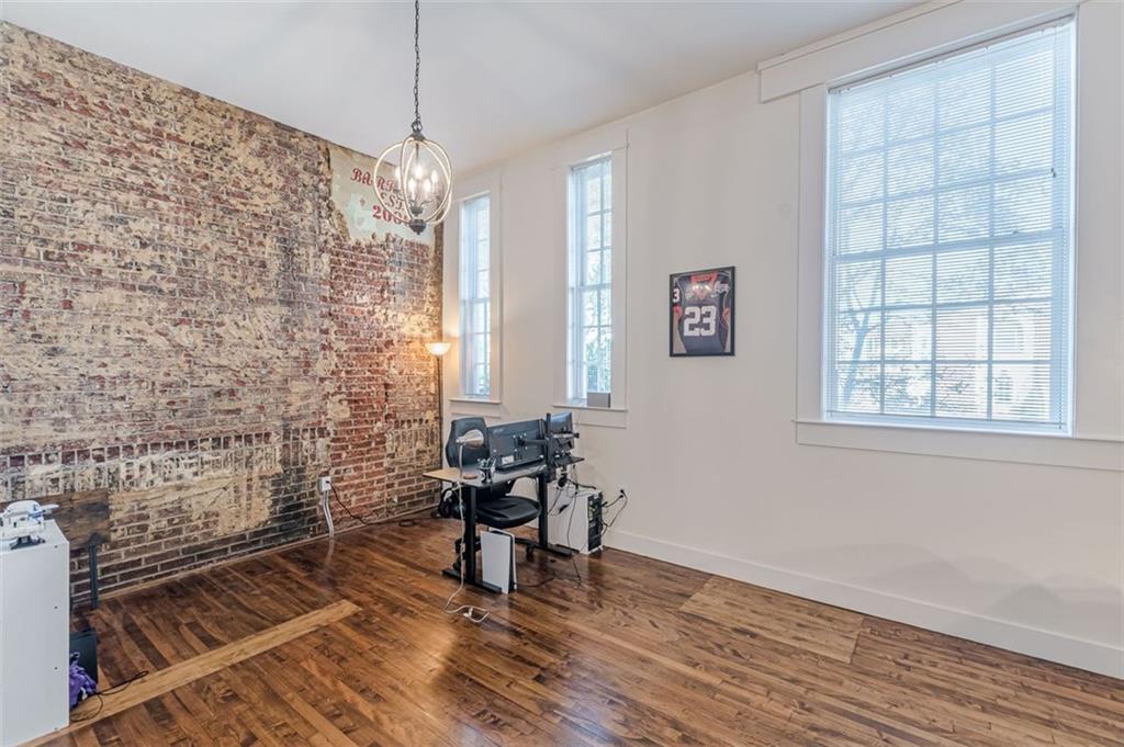 600 COLLEGE Street Unit 101