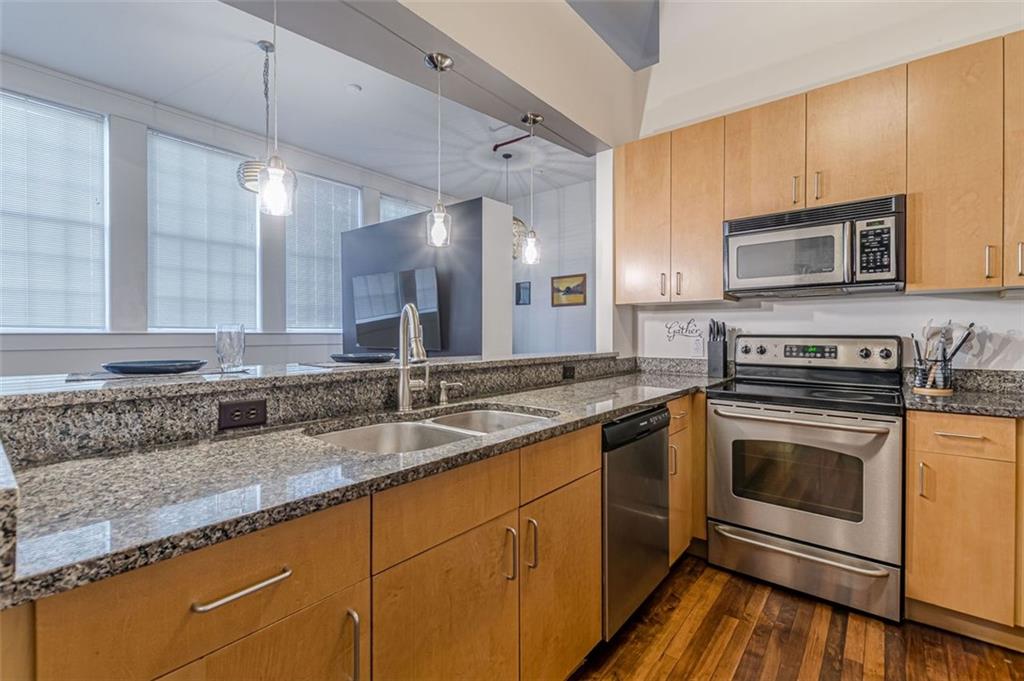 600 COLLEGE Street Unit 101