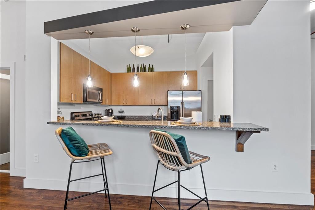 600 COLLEGE Street Unit 101