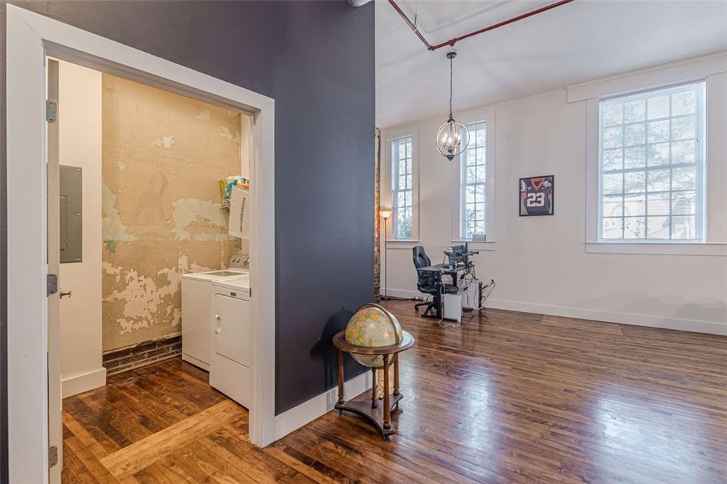 600 COLLEGE Street Unit 101