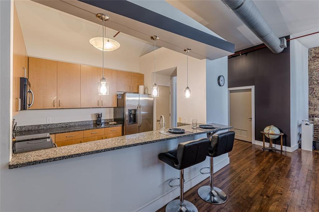 600 COLLEGE Street Unit 101