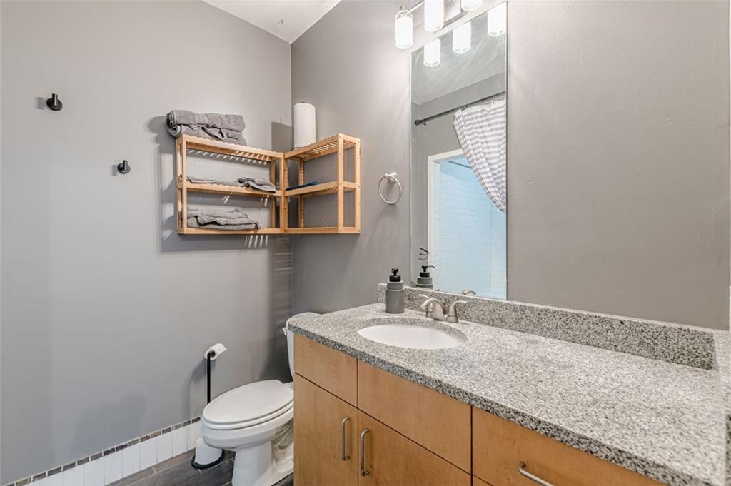 600 COLLEGE Street Unit 101