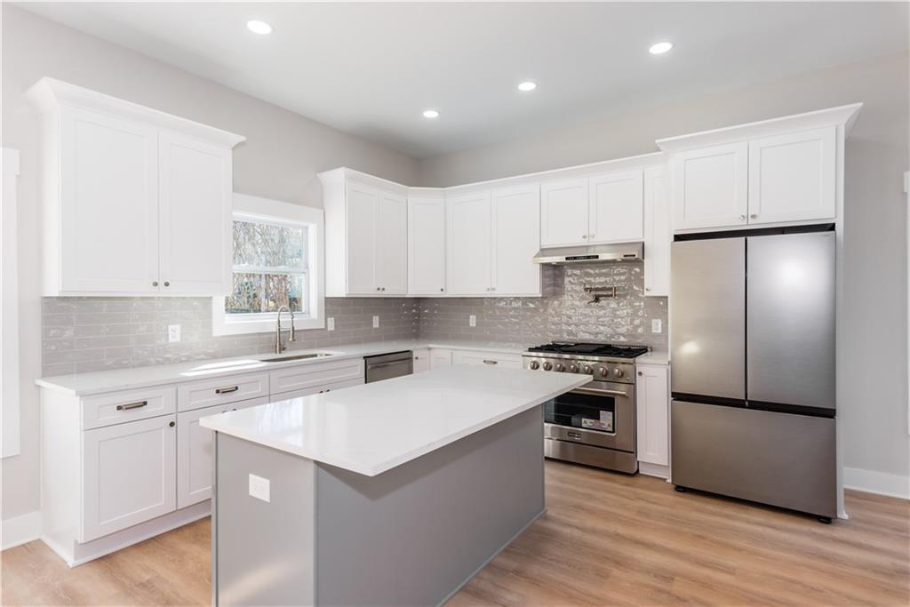 3286 Bachelor Street